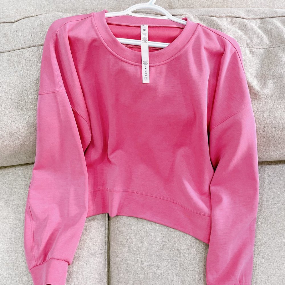 EUC Lululemon Pink Women's Soft Stream Sweatshirt. Size L